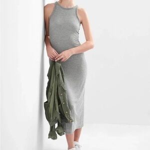 GAP Gray Striped Midi Dress